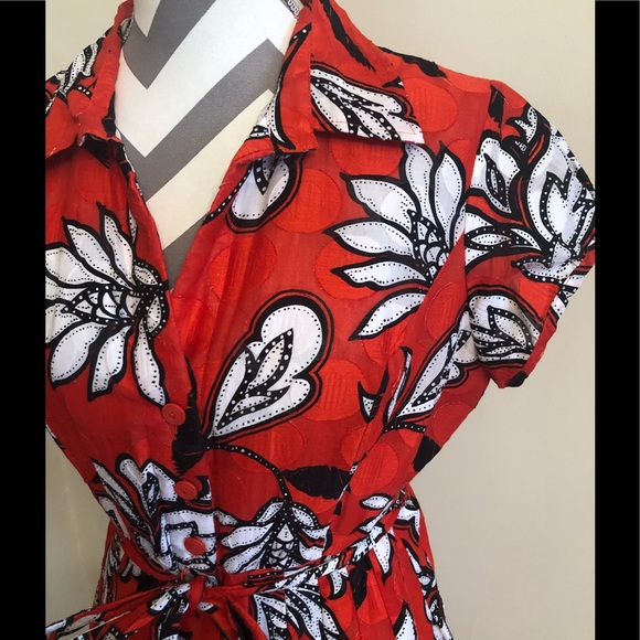 Red Floral Batik Style Botton Up Lined Pinup Dress - Picture 4 of 6